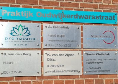 Pranasana • Signboards at the practice Oudwijkerdwarsstraat